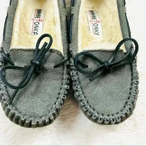 Minnetonka Cally Gray Suede Leather Sherpa Moccasin Slippers Size 6 - Picture 5 of 10